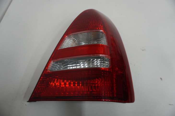 Subaru Forester II Sg 2005r Lampa Prawa Europa