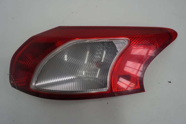 Mitsubishi Lancer VIII X Lampa Prawa Tylna Koito 220-87977 Nr.35