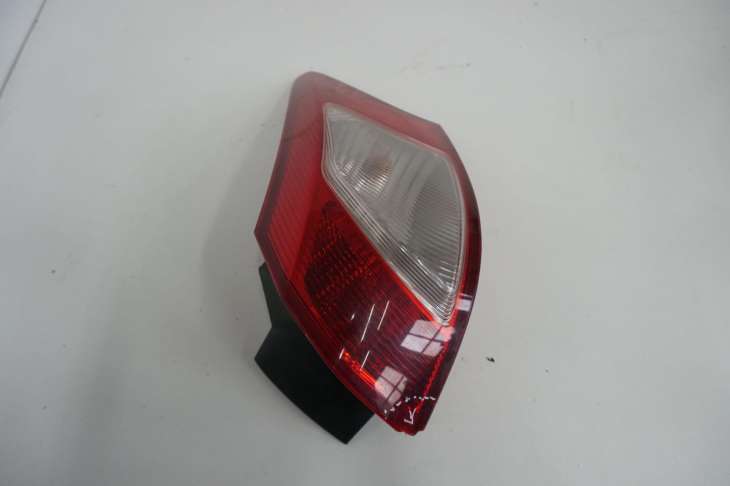 Mitsubishi Lancer VIII X Lampa Prawa Tylna Koito 220-87977 Nr.35 - obrazek 4