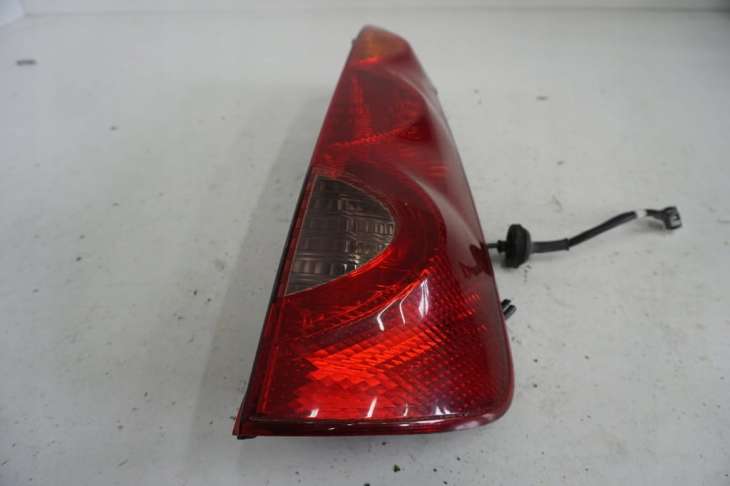 Nissan Note E11 Lampa tyln prawa 2007rok - obrazek 5