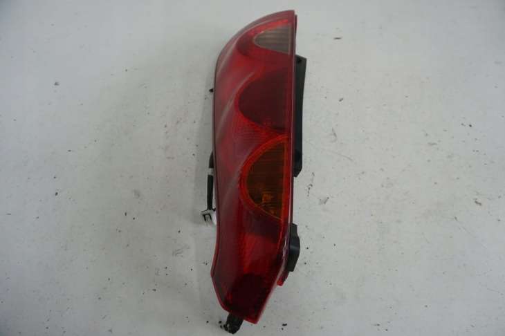 Nissan Note E11 Lampa tyln prawa 2007rok - obrazek 7