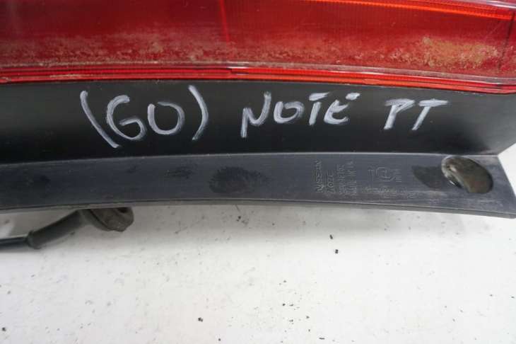 Nissan Note E11 Lampa tyln prawa 2007rok - obrazek 9