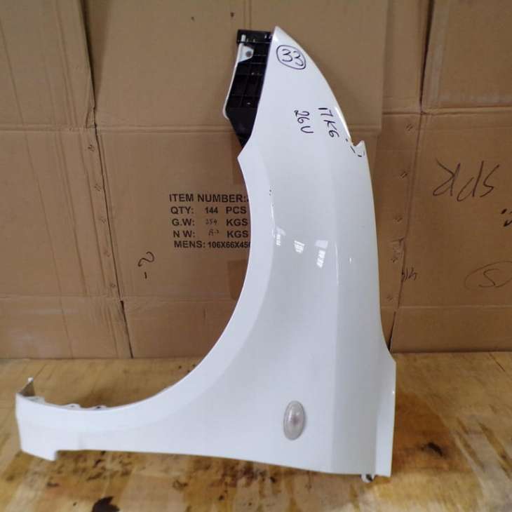 Suzuki Swift Mk6 III Błotnik Lewy Przedni 26u Biały Nr.