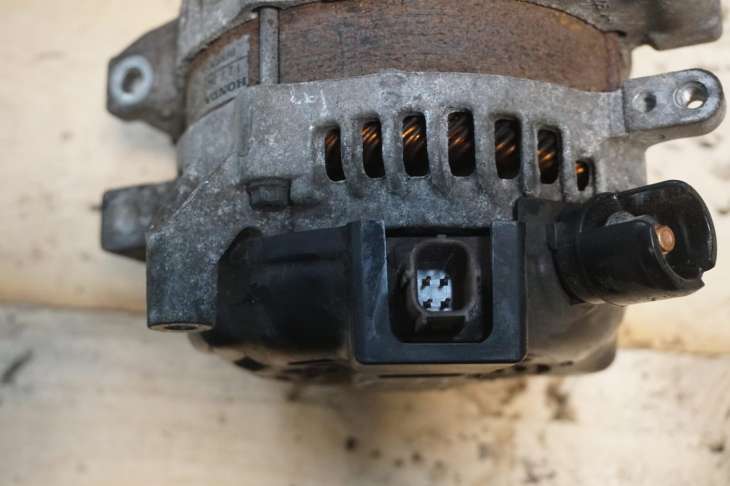 Honda Accord VIII Alternator 104210-2260 2.2d - obrazek 5