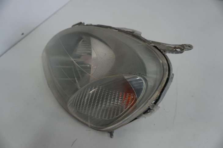 Toyota Yaris I Lampa Lewa Przednia Europa - obrazek 2