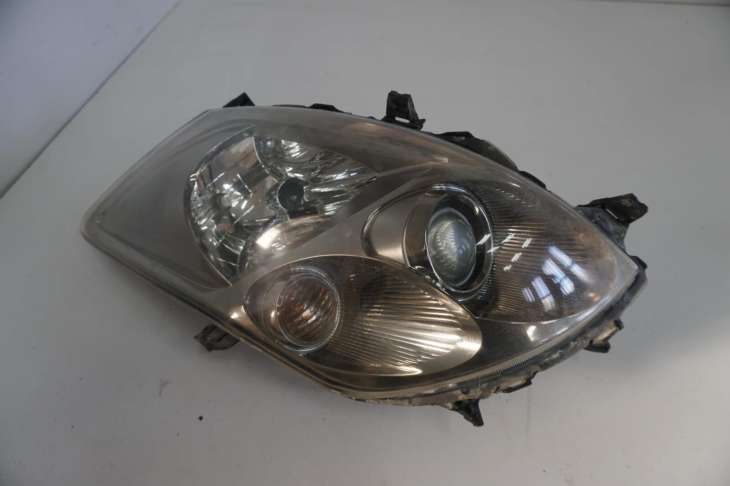 Toyota Auris I Lampa Prawa Przednia 81150-02500 Uk
