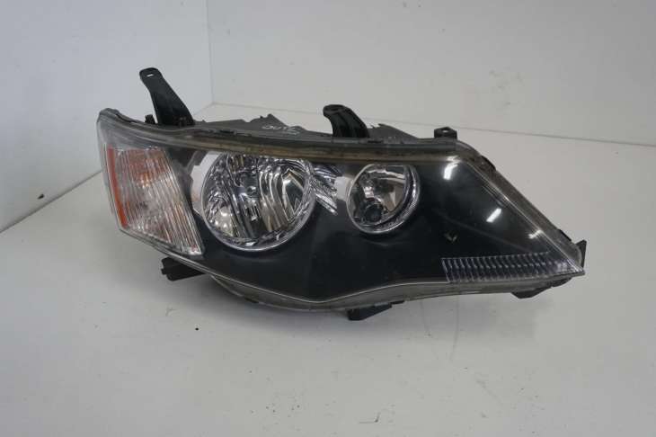 Mitsubishi Outlander II Lampa Prawa Przednia Uk Nr.62