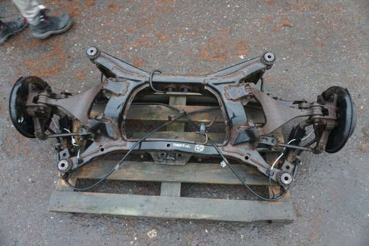 Subaru Tribeca B9 Belka Zawieszenia Tylnego Wahacz Zwrotnica 2007rok