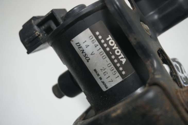 Toyota Prius II Pompa 064100-0951 - obrazek 3