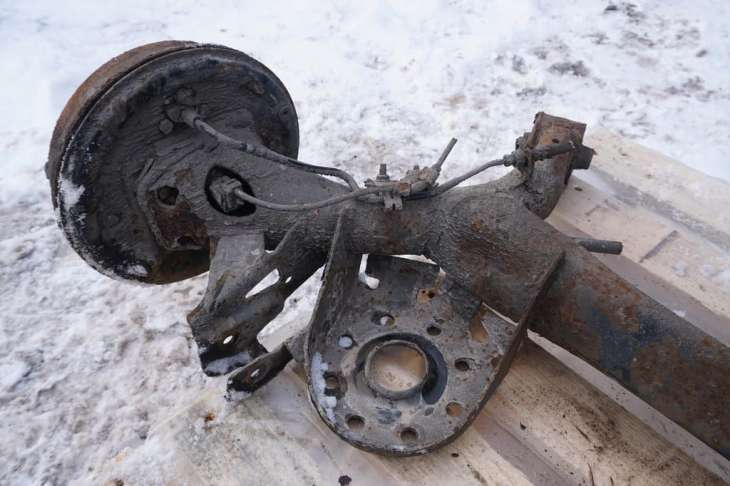 Toyota Yaris II 2007rok Belka Zawieszenia Tylnego Zwrotnica Nr.11 - obrazek 4