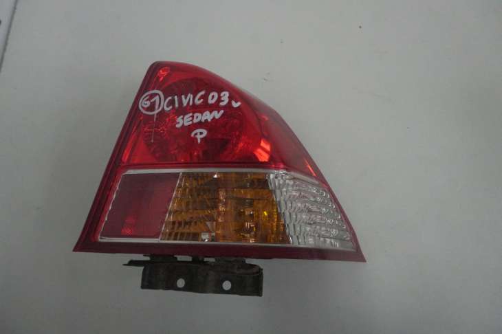 Honda CIVIc VII 2003r Sedan Lampa Prawa Tylna Tył Nr 61