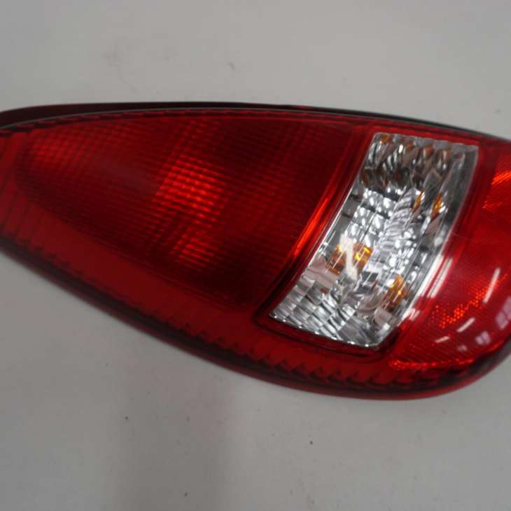 Suzuki Liana 2003rok Lampa Tylna Lewa Prawa