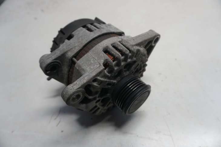 Kia Ceed II Alternator 37300-2a850 1.4 Diesel