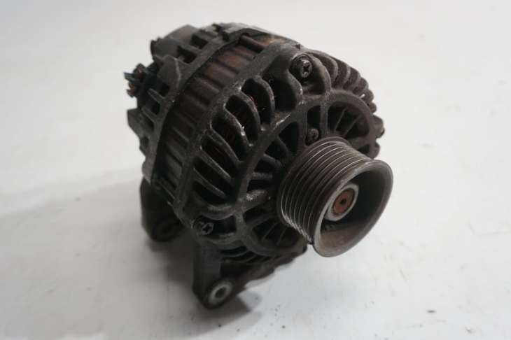 Nissan Note E11 Alternator 23100bc400 1.6benzyna