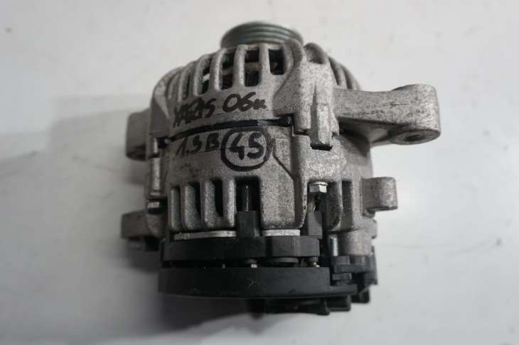 Toyota Yaris II Alternator 1.3benzyna - obrazek 4