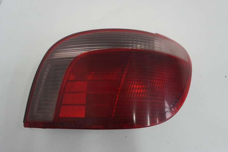 Toyota Yaris I Lampa Prawa Tylna Europa 2001rok