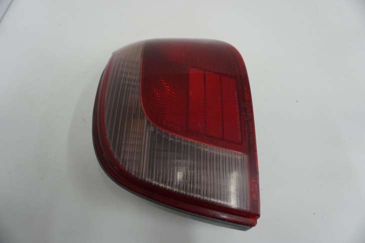 Toyota Yaris I Lampa Prawa Tylna Europa 2001rok - obrazek 4