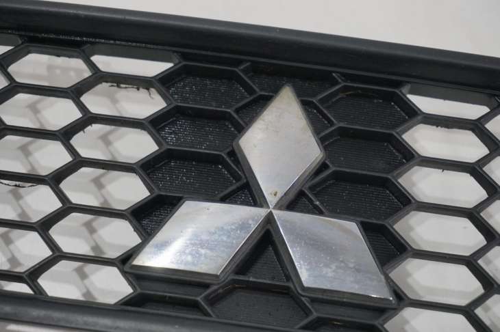Mitsubishi Colt VI Z30 Lift Atrapa Grill Kratka Zderzaka Emblemat 7450a457 - obrazek 4