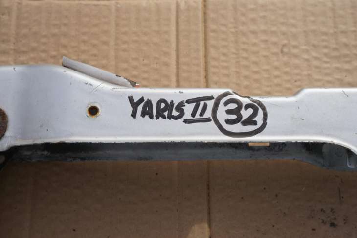 Toyota Yaris II Pas Przedni Belka Zderzaka Nr.32 2 - obrazek 2