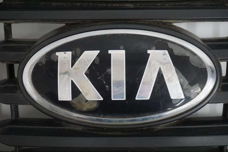 Kia Sportage III Atrapa Grill Emblemat 2012rok - obrazek 4