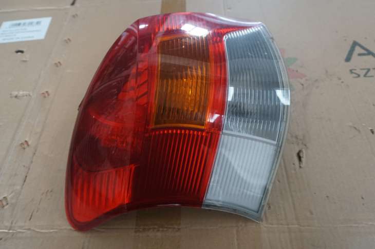 Toyota Yaris II Lift Lampa Tylna Lewa 2009rok Uk - obrazek 2