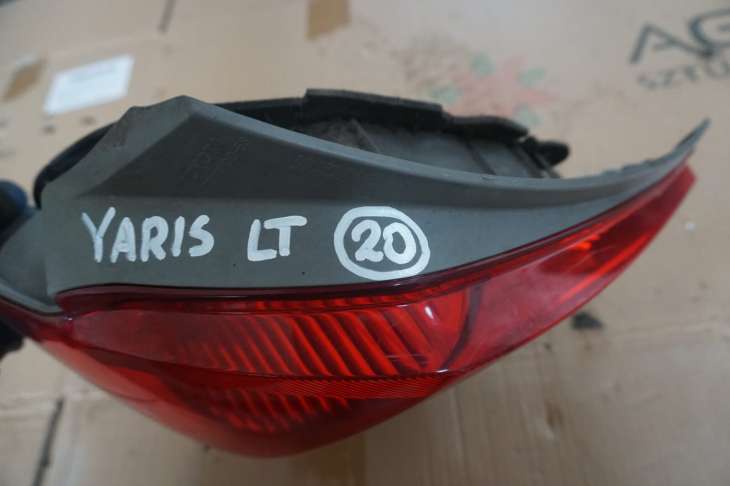 Toyota Yaris II Lift Lampa Tylna Lewa 2009rok Uk - obrazek 5