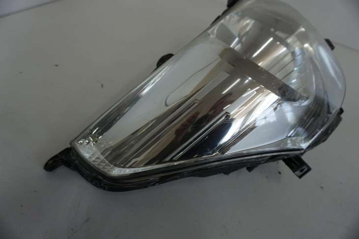 Toyota Verso Lampa Prawa Przednia 81110-0f010 ; 811300F110 - obrazek 3