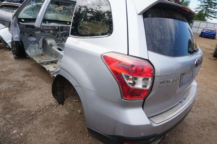 Subaru Forester IV Sj Klapa Bagażnika G1u Szyba Pas Tylny Zderzak 2014r 60809sg0509p ; 63019sg011 ; 57704sg010