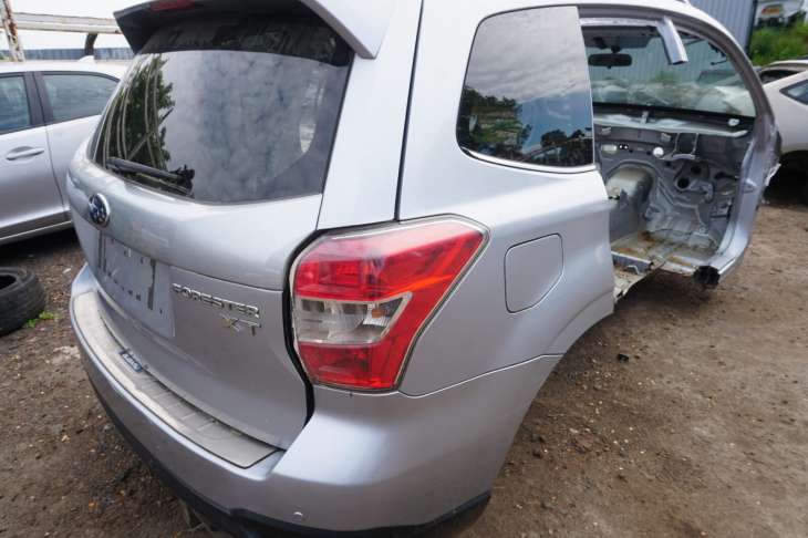 Subaru Forester IV Sj Klapa Bagażnika G1u Szyba Pas Tylny Zderzak 2014r 60809sg0509p ; 63019sg011 ; 57704sg010 - obrazek 2