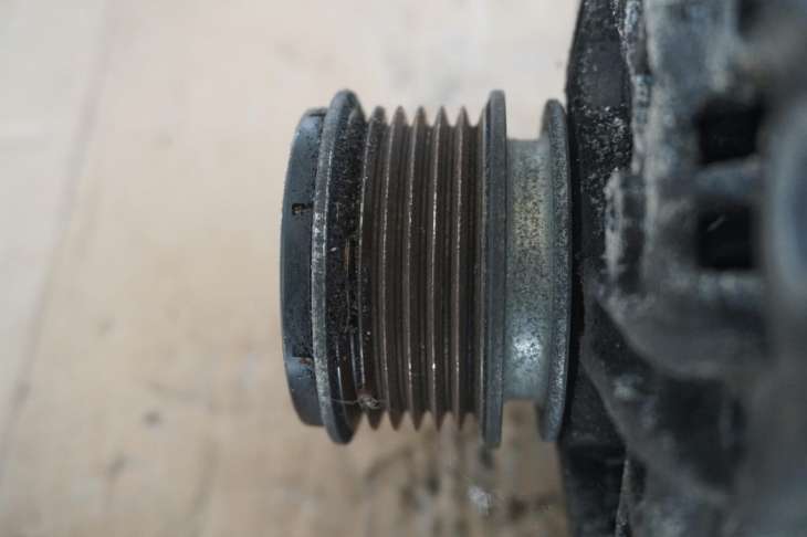 Mitsubishi Outlander II Alternator 06f903023f 2.0d - obrazek 2