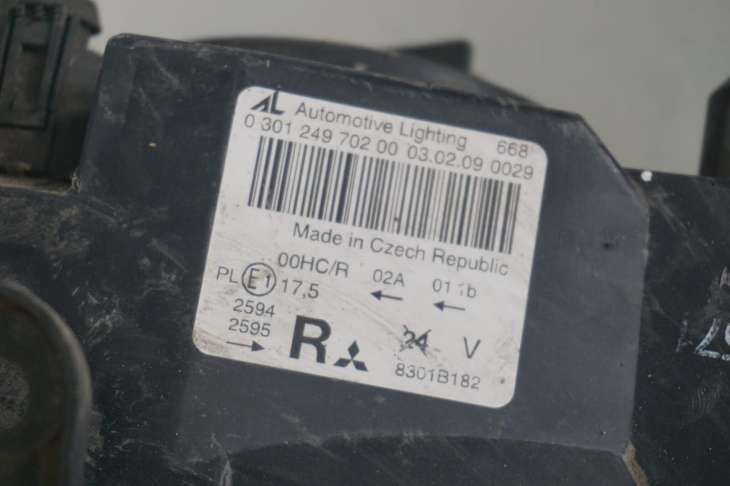 Mitsubishi Colt VI Lift Lampa Przednia Prawa 8301b182 - obrazek 7