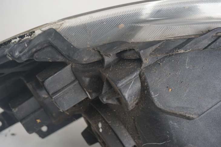 Suzuki Sx4 Lampa Przednia Prawa Nr.75 - obrazek 9