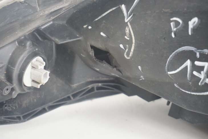 Honda Jazz III Lampa Przednia Prawa Nr.17 - obrazek 6