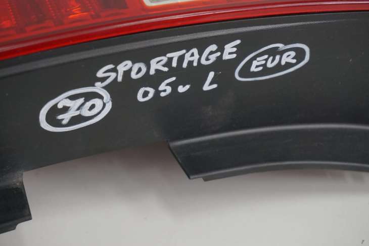 Kia Sportage II Lampa Tylna Lewa 92401-03000 Nr.70 - obrazek 6