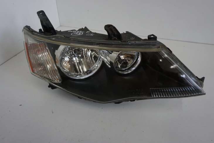 Mitsubishi Outlander II Lampa Prawa Przednia Uk Nr.13