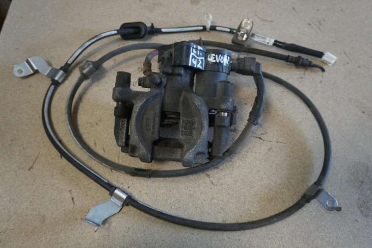 SUBARU LEVORG ZACISK TYLNY LEWY LINKA HAMULCOWA 26620AL030 26018VA010
