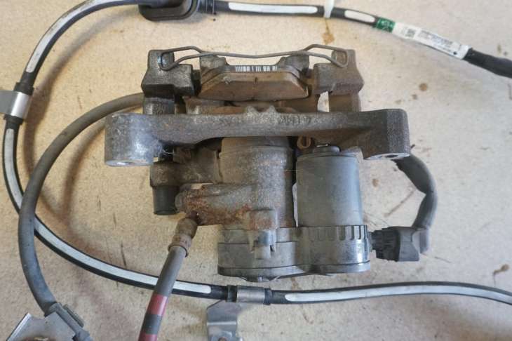 SUBARU LEVORG ZACISK TYLNY LEWY LINKA HAMULCOWA 26620AL030 26018VA010 - obrazek 3