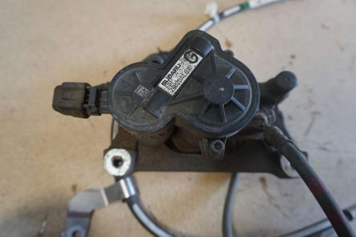 SUBARU LEVORG ZACISK TYLNY LEWY LINKA HAMULCOWA 26620AL030 26018VA010 - obrazek 4