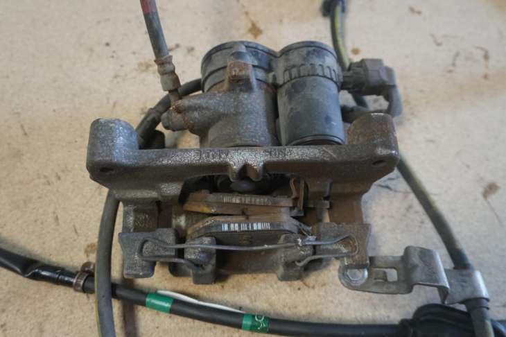 SUBARU LEVORG ZACISK TYLNY PRAWY LINKA HAMULCOWA 26620AL020 26018VA000 - obrazek 3