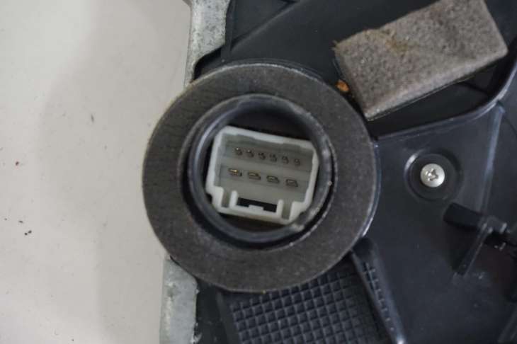 TOYOTA AVENSIS T27 III ZAMEK DRZWI PRAWY PRZOD UK 10PIN 3K0705 NR.19 - obrazek 4