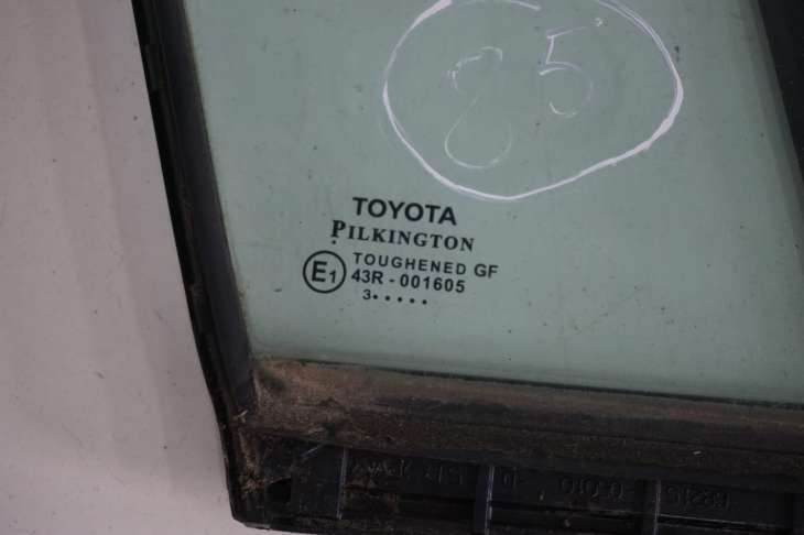 TOYOTA AVENSIS T27 III SZYBA DRZWI PRAWY PRZOD TROJKAT NR.85 - obrazek 2