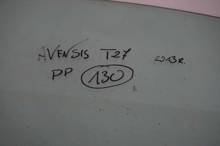 TOYOTA AVENSIS T27 III 2013R SZYBA BOCZNA DRZWI PRAWA PRZOD SED NR.130 - obrazek 2