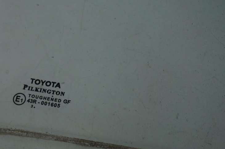 TOYOTA AVENSIS T27 III 2013R SZYBA BOCZNA DRZWI PRAWA PRZOD SED NR.130 - obrazek 4