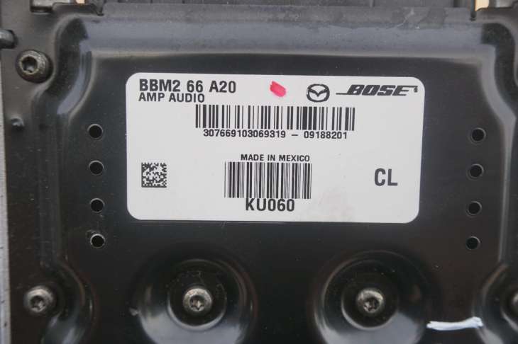 MAZDA 3 WZMACNIACZ BOSE BBM266A20 - obrazek 3
