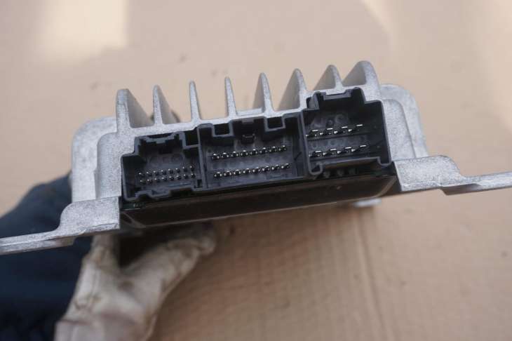 MAZDA 3 WZMACNIACZ BOSE BBM266A20 - obrazek 4