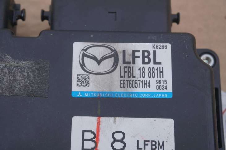 MAZDA 3 BL STEROWNIK SILNIKA LFBL LFBL18881H - obrazek 4