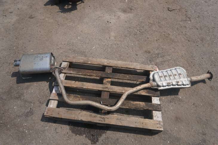 SUBARU FORESTER IV SJ 2.0B FB20 TLUMIK KONCOWY 44300SG010 TLUMIK SRODKOWY 44200SG010