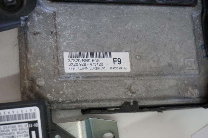 HONDA JAZZ III 2011R 1.4 BENZYNA ZESTAW STARTOWY KOMPUTER STACYJKA 37820-RB0-E15 - obrazek 4