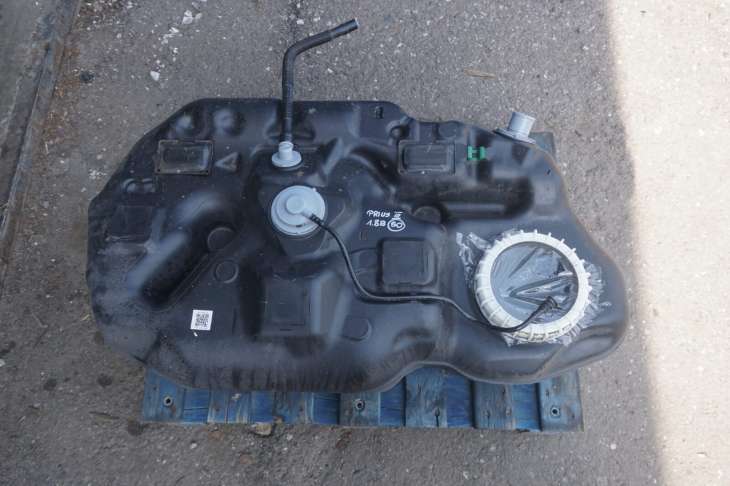 TOYOTA PRIUS III XW30 2009-2015R 1.8B HYBRYDA ZBIORNIK PALIWA 77111-0BJ00 ; 7700147120