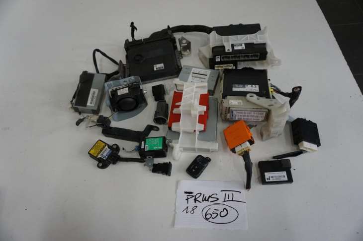 TOYOTA PRIUS III XW30 STEROWNIK SILNIKA 89661-47280 1.8 HYBRYDA - obrazek 5